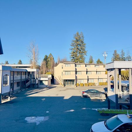 Hotel Ramada By Wyndham Quesnel Exteriér fotografie