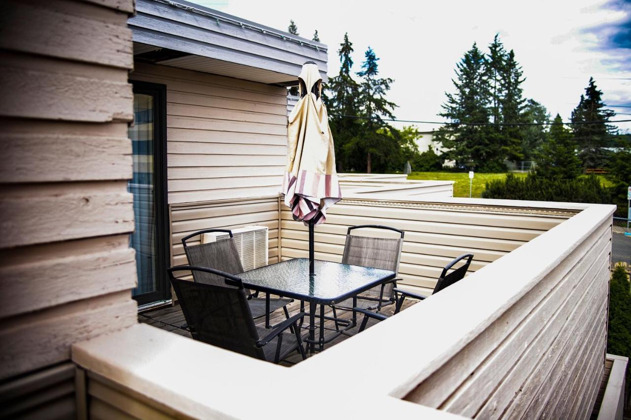 Hotel Ramada By Wyndham Quesnel Exteriér fotografie