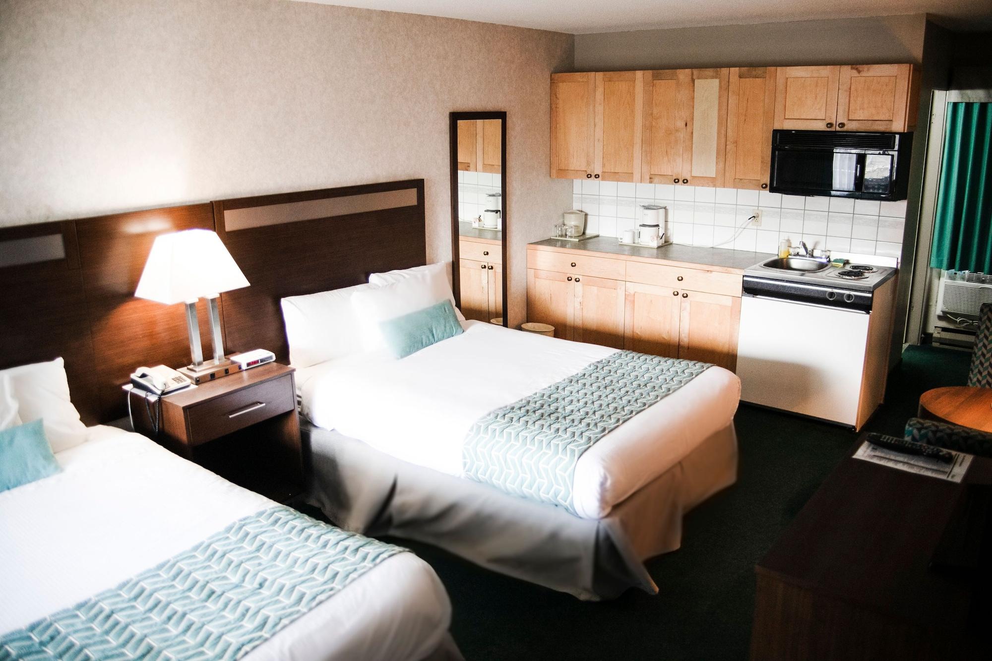 Hotel Ramada By Wyndham Quesnel Exteriér fotografie