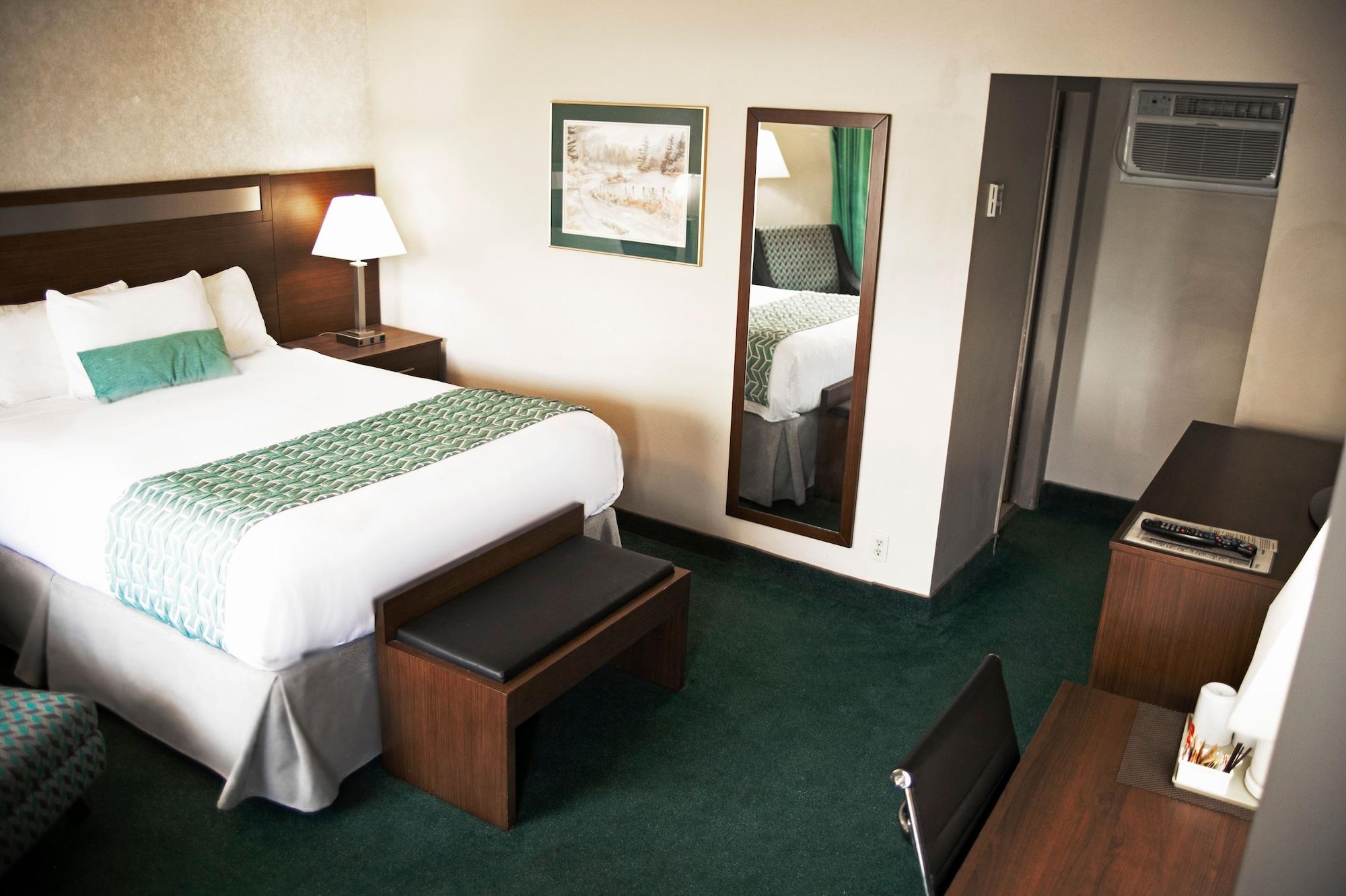 Hotel Ramada By Wyndham Quesnel Exteriér fotografie