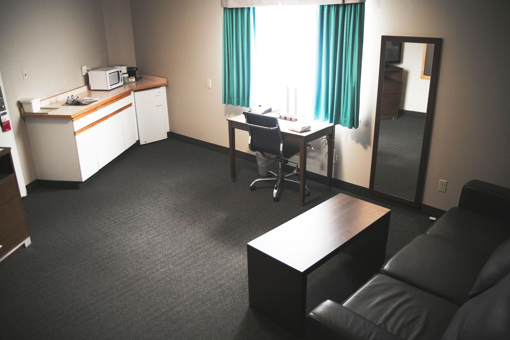 Hotel Ramada By Wyndham Quesnel Exteriér fotografie